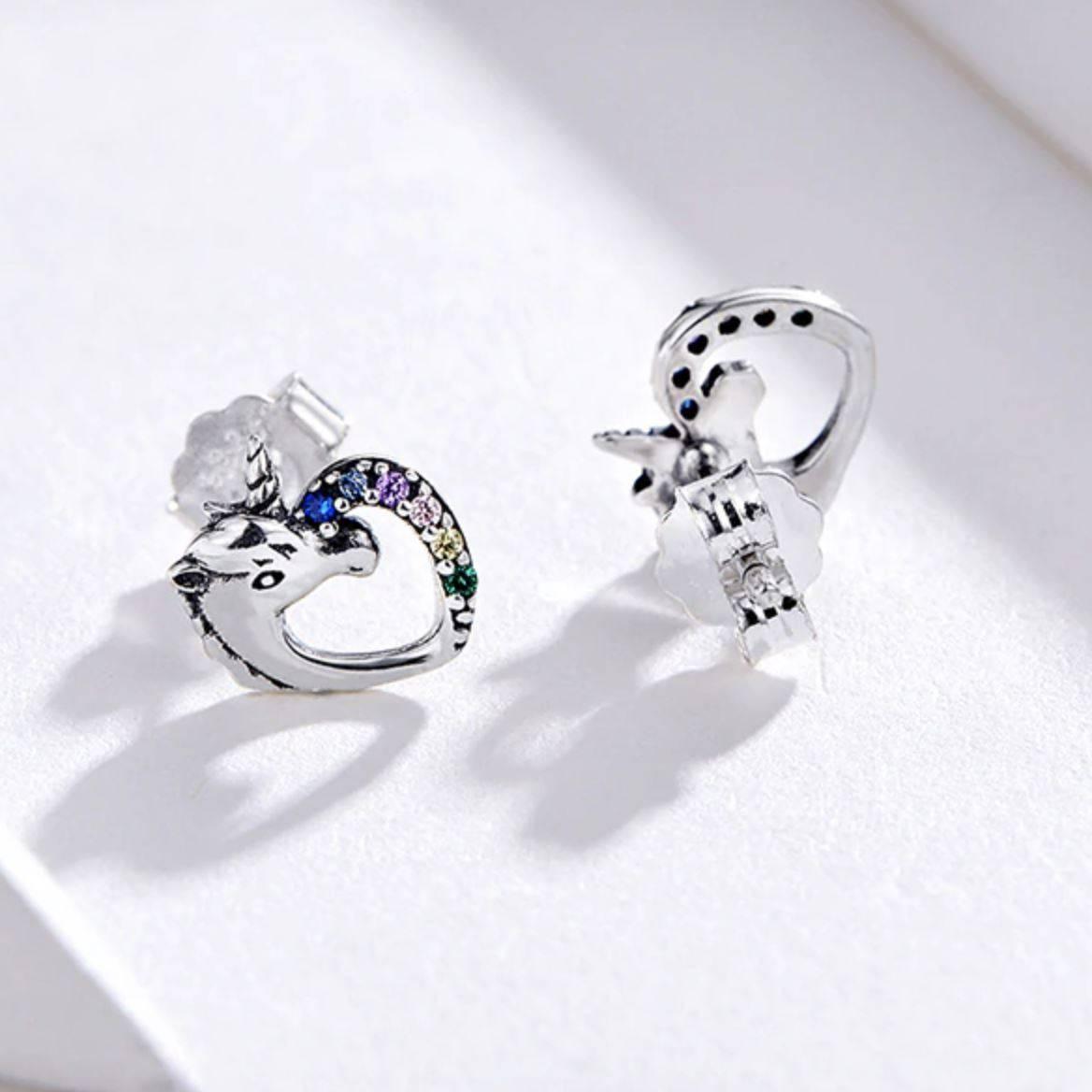 Boucles d Oreilles Licorne<br> En Argent - Une Licorne