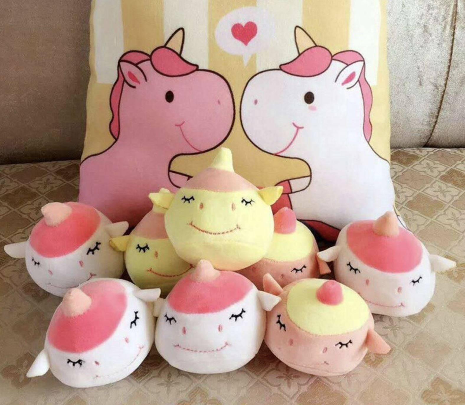 Coussin Licorne<br> Peluches Miniatures Surprises - Une Licorne